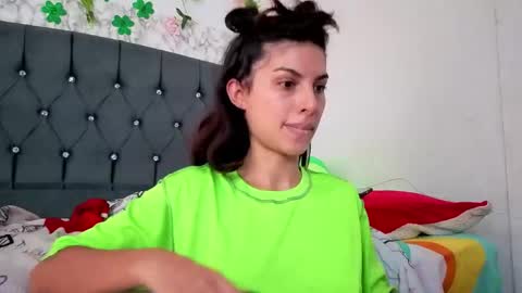 ninasky19 online show from 25, 3, 2026