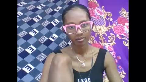 Snapshot of ninie246746 chatting on 25, 4, 2026 ninie246746 online show from 25, 4, 2026