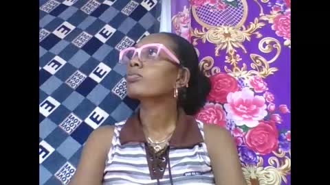 Snapshot of ninie246746 chatting on 25, 4, 2026 ninie246746 online show from 25, 4, 2026