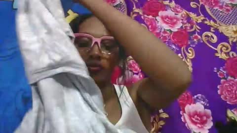 Snapshot of ninie246746 chatting on 16, 5, 2026 ninie246746 online show from 16, 5, 2026