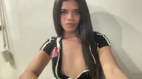 Snapshot of nishitatoe chatting on 27, 12, 2024 nishi online show from 27, 12, 2024