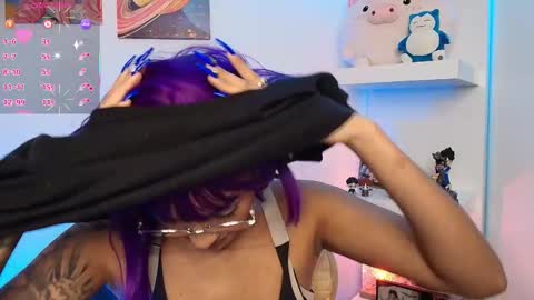 Snapshot of nix_taylor chatting on 28, 11, 2025 Nix online show from 28, 11, 2025