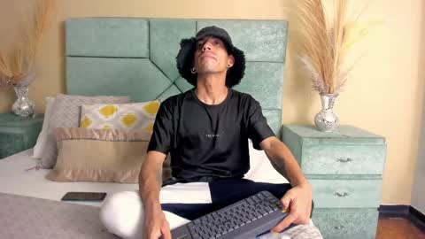 Snapshot of noaahtylor chatting on 16, 5, 2026 Noah online show from 16, 5, 2026