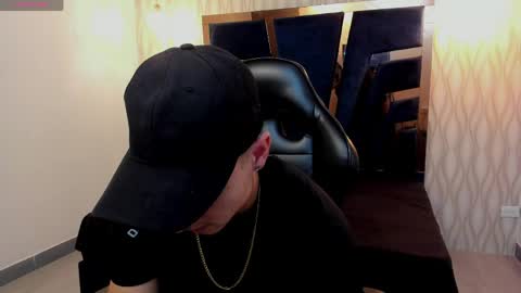 Snapshot of noah_clarkk chatting on 4, 5, 2026 Noah online show from 4, 5, 2026