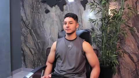 Snapshot of noah_clarkk chatting on 5, 5, 2026 Noah online show from 5, 5, 2026