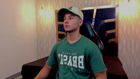 Snapshot of noah_clarkk chatting on 6, 5, 2026 Noah online show from 6, 5, 2026