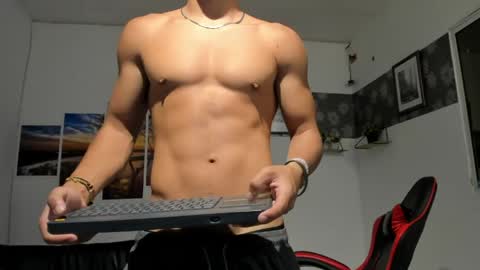 Snapshot of noah_flynn1 chatting on 28, 5, 2026 noah_flynn1 online show from 28, 5, 2026