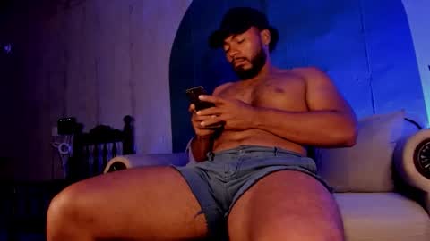 Snapshot of noah_jones__ chatting on 6, 11, 2025 Noah online show from 6, 11, 2025