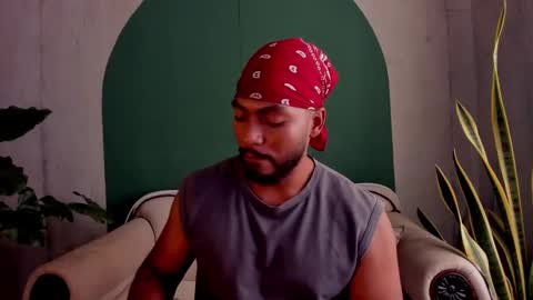 Snapshot of noah_jones__ chatting on 12, 11, 2025 Noah online show from 12, 11, 2025