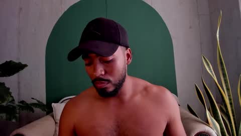 Snapshot of noah_jones__ chatting on 15, 11, 2025 Noah online show from 15, 11, 2025