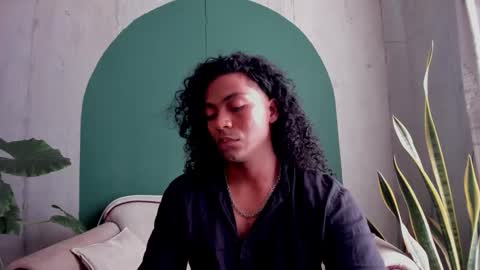 Snapshot of noah_jones__ chatting on 20, 11, 2025 Noah online show from 20, 11, 2025