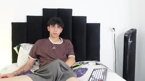 Snapshot of noah_loveboy chatting on 17, 1, 2025 Noah online show from 17, 1, 2025