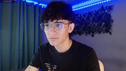Snapshot of noah_millerx_ chatting on 18, 4, 2026 noah online show from 18, 4, 2026