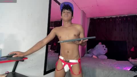 noah_smith04 online show from 11, 4, 2026