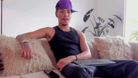 Snapshot of noahdaviss chatting on 12, 5, 2026 noahdaviss online show from 12, 5, 2026