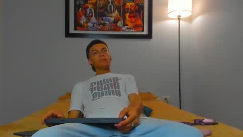 noahh_sky online show from 8, 4, 2026