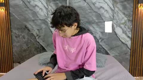    online show from 13, 5, 2026