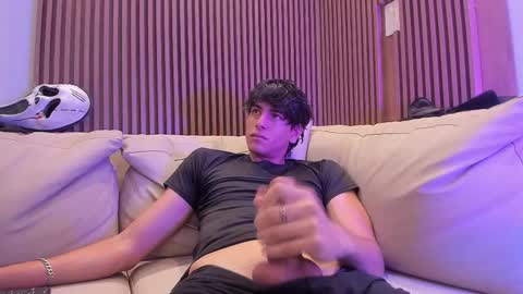 Snapshot of noahx_valko chatting on 15, 12, 2025 noahx_valko online show from 15, 12, 2025