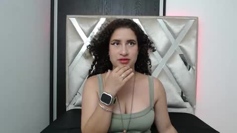 Snapshot of noamalak_be chatting on 12, 11, 2025 Noamalak bes online show from 12, 11, 2025