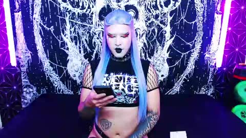 caroline online show from 28, 5, 2026
