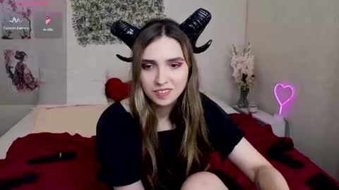 Snapshot of nocturnehuntress chatting on 7, 7, 2026 Alice online show from 7, 7, 2026