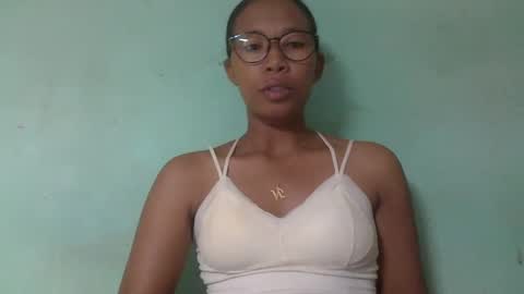 Snapshot of noellah chatting on 2, 3, 2025 noellah online show from 2, 3, 2025