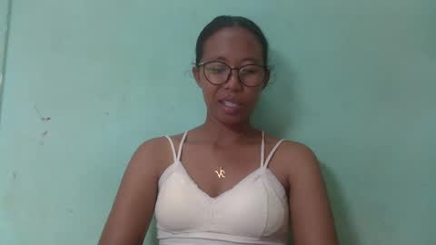 Snapshot of noellah chatting on 2, 3, 2025 noellah online show from 2, 3, 2025