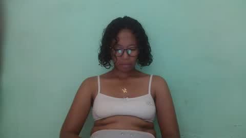 Snapshot of noellah chatting on 5, 3, 2025 noellah online show from 5, 3, 2025