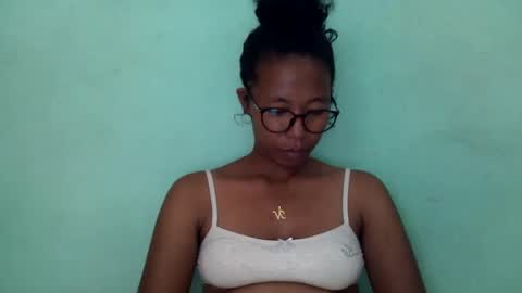 Snapshot of noellah chatting on 6, 3, 2025 noellah online show from 6, 3, 2025