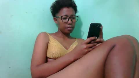 Snapshot of noellah chatting on 19, 9, 2025 noellah online show from 19, 9, 2025