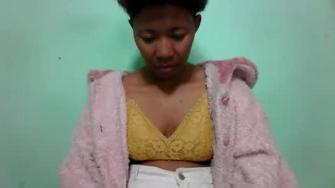 Snapshot of noellah chatting on 6, 10, 2025 noellah online show from 6, 10, 2025