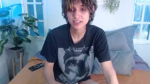 Snapshot of noellee__ chatting on 4, 10, 2025 CALL ME APRIL online show from 4, 10, 2025