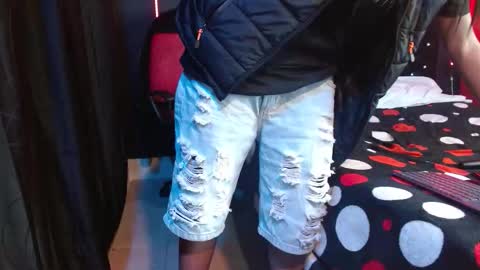 Noha Thomson online show from 5, 12, 2025