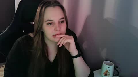 noir_ember_ online show from 16, 10, 2025