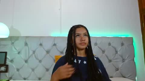 Snapshot of noiravale chatting on 1, 6, 2026 Noira Vale online show from 1, 6, 2026