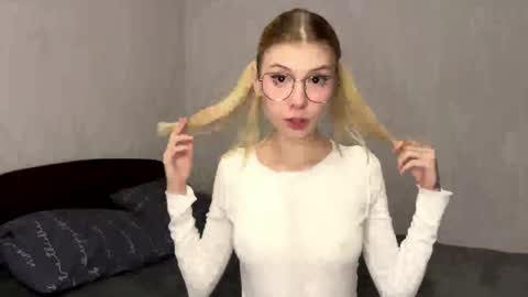 Snapshot of nolabussing chatting on 19, 5, 2026 Sofia online show from 19, 5, 2026