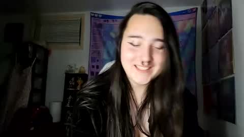 nonbinarybeauty20 online show from 4, 1, 2025