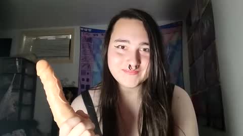 nonbinarybeauty20 online show from 18, 2, 2025