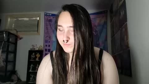 nonbinarybeauty20 online show from 19, 2, 2025