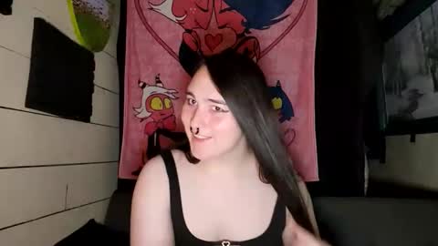 Snapshot of nonbinarybeauty20 chatting on 30, 4, 2026 nonbinarybeauty20 online show from 30, 4, 2026
