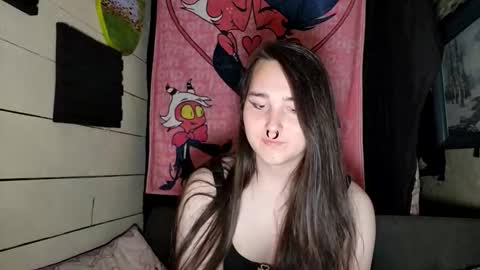 Snapshot of nonbinarybeauty20 chatting on 20, 5, 2026 nonbinarybeauty20 online show from 20, 5, 2026