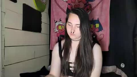 Snapshot of nonbinarybeauty20 chatting on 10, 6, 2026 nonbinarybeauty20 online show from 10, 6, 2026