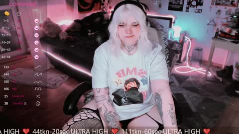 Snapshot of noori_hope chatting on 1, 2, 2025 Noori online show from 1, 2, 2025