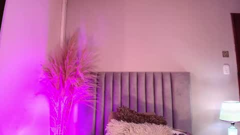 Nora Da Silva online show from 10, 9, 2025