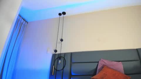 Nora Da Silva online show from 8, 11, 2025