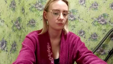 Snapshot of norinebaeza chatting on 23, 10, 2025 Lola online show from 23, 10, 2025