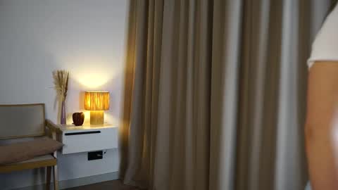 Snapshot of normahallsted chatting on 25, 11, 2025 Lina online show from 25, 11, 2025