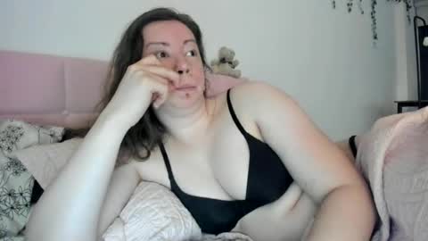 Emily snow online show from 26, 6, 2026