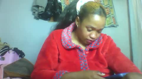 nosminah01 online show from 10, 9, 2025