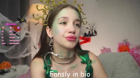Snapshot of now_you_know chatting on 30, 10, 2025 Dina online show from 30, 10, 2025